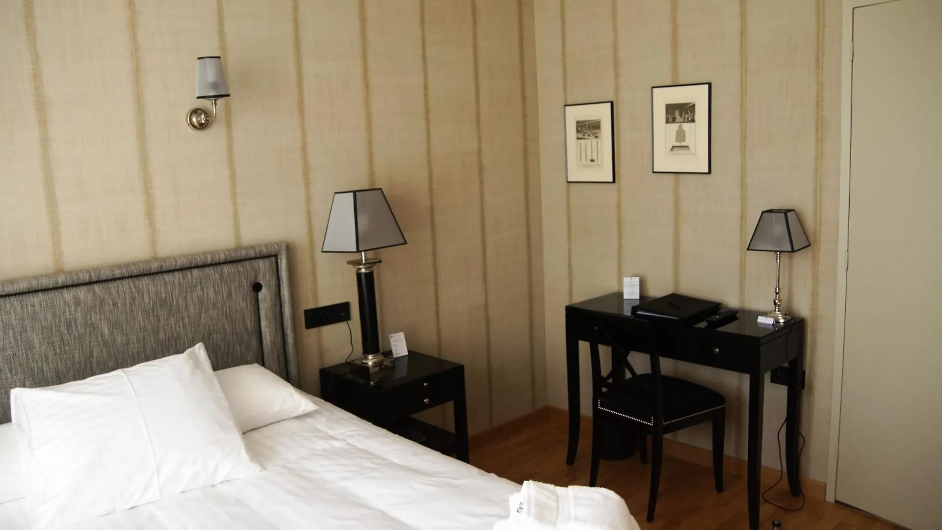 Hotel De Charme L'Oree Du Parc Romans-sur-Isere 4*,  France