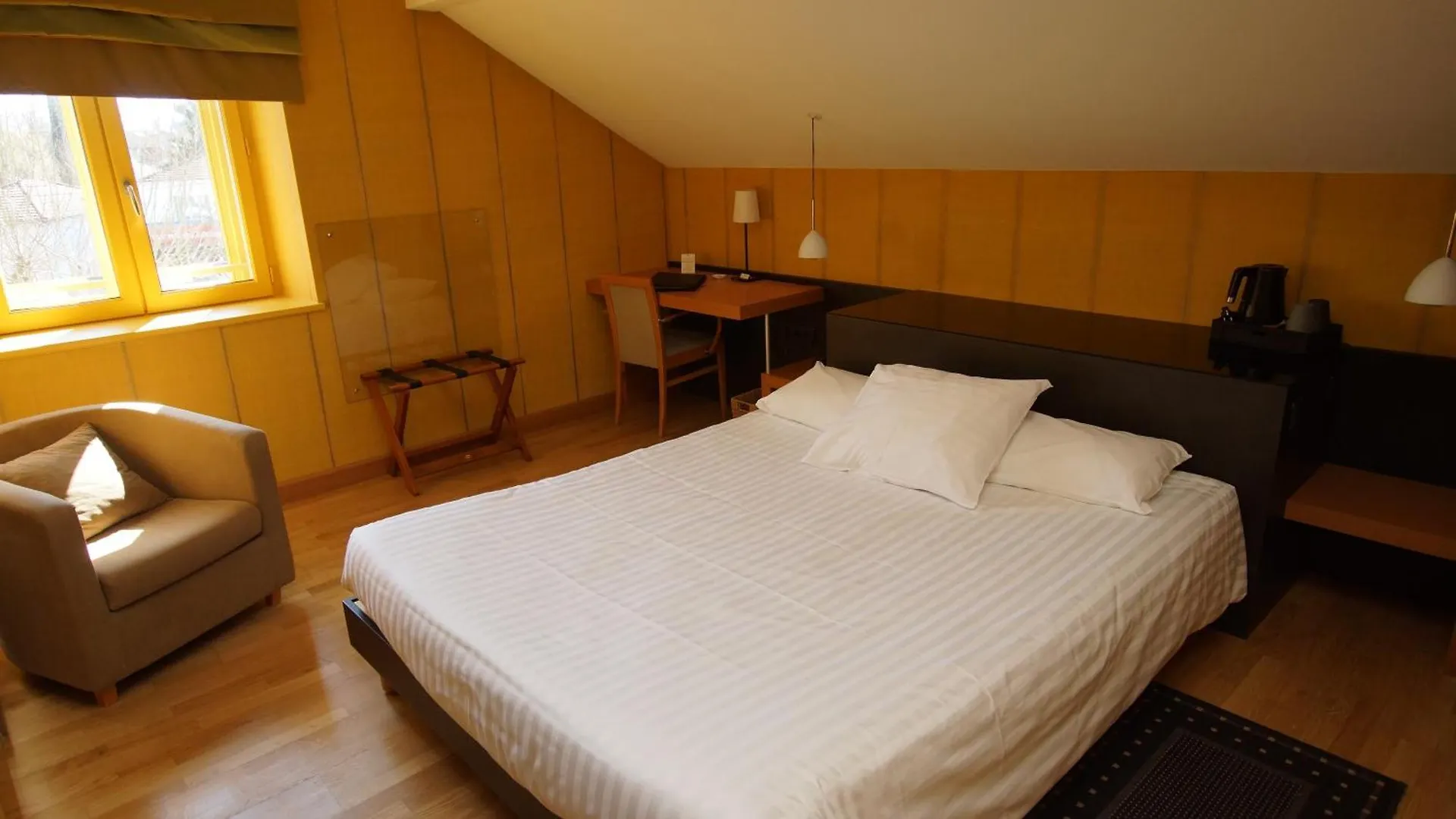 Hotel De Charme L'Oree Du Parc Romans-sur-Isere
