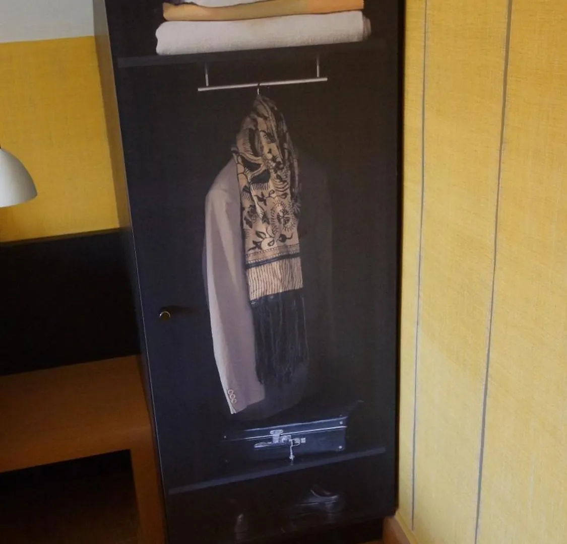 Hotel De Charme L'Oree Du Parc Romans-sur-Isere 4*,  France
