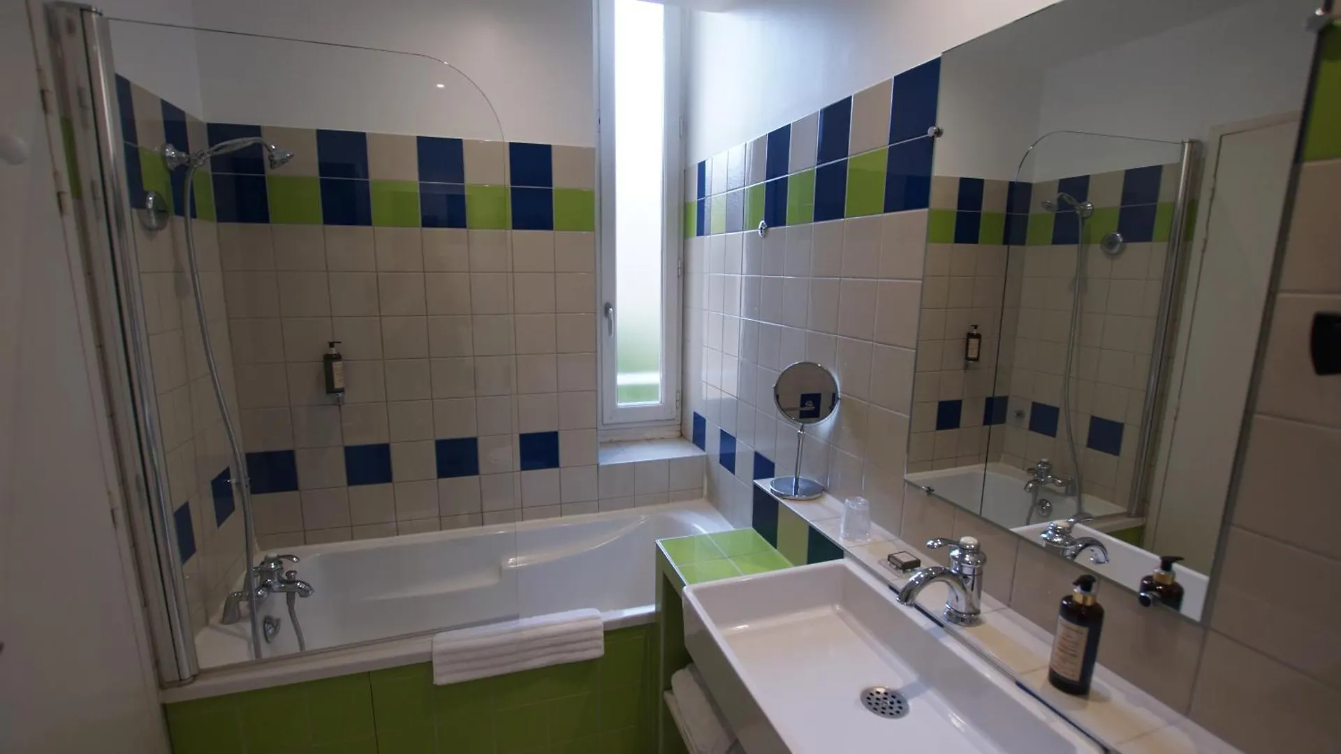 Hotel De Charme L'Oree Du Parc Romans-sur-Isere 4*,